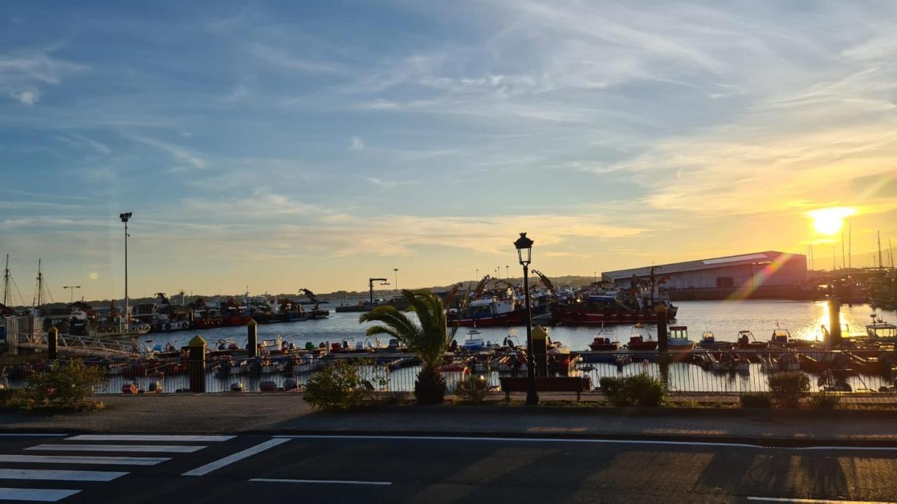 Pension Mar De Rosa Villanueva De Arosa Bagian luar foto